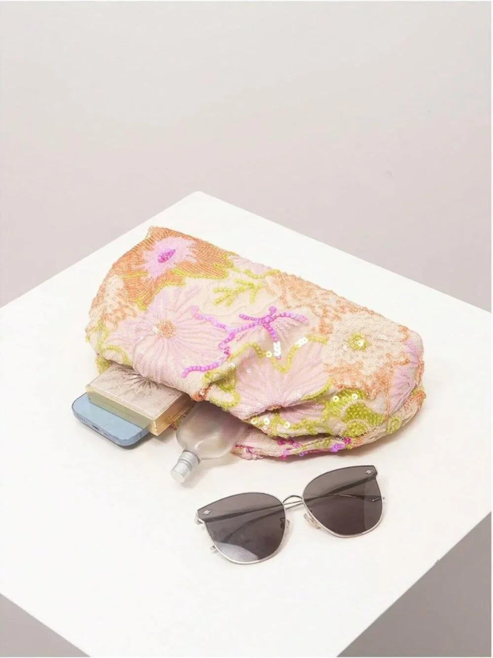 Floral Embroidered Sequin Clutch Purse for Women - Elegant Evening Bag